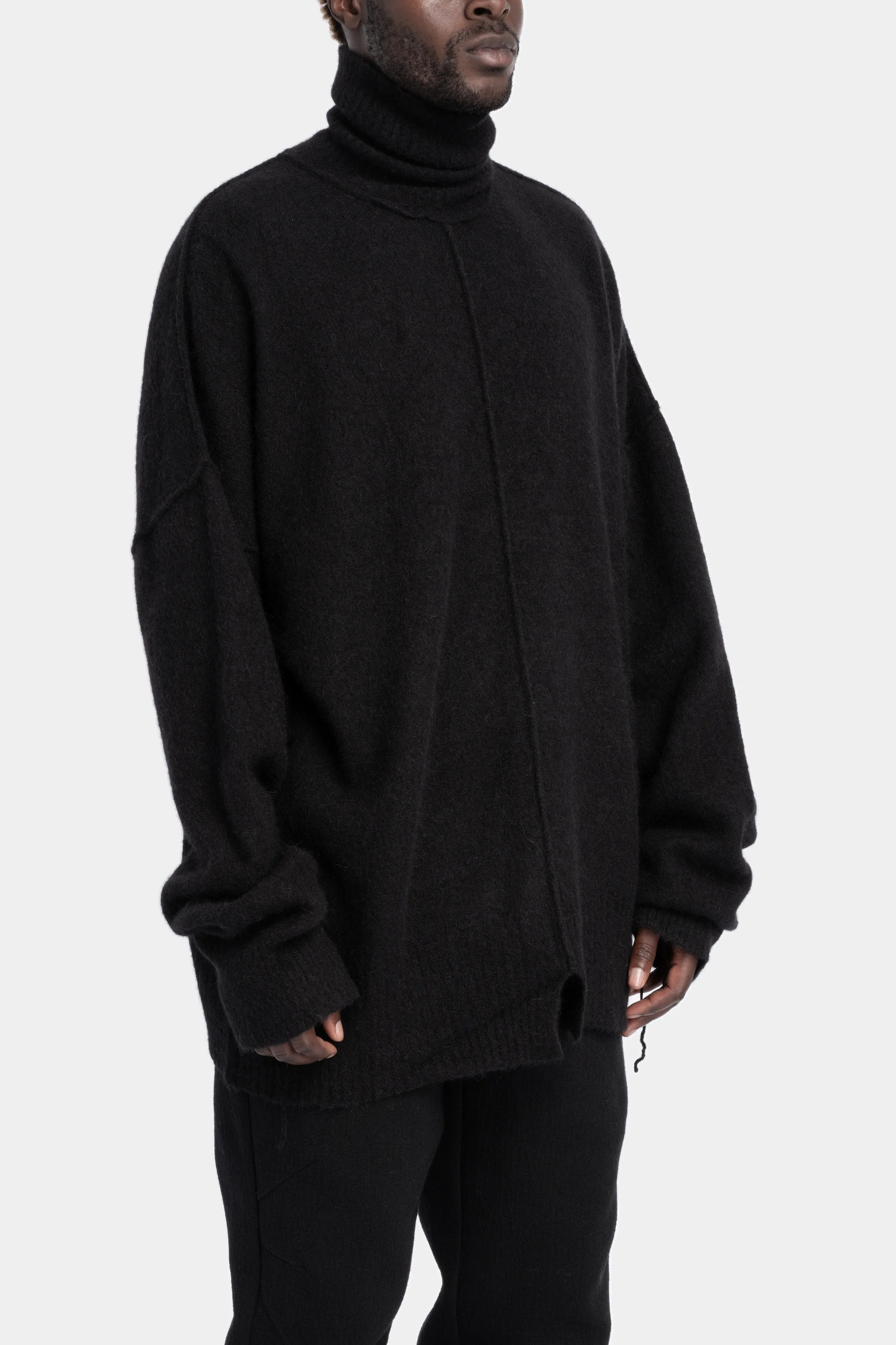 Piped seams turtleneck knit sweater