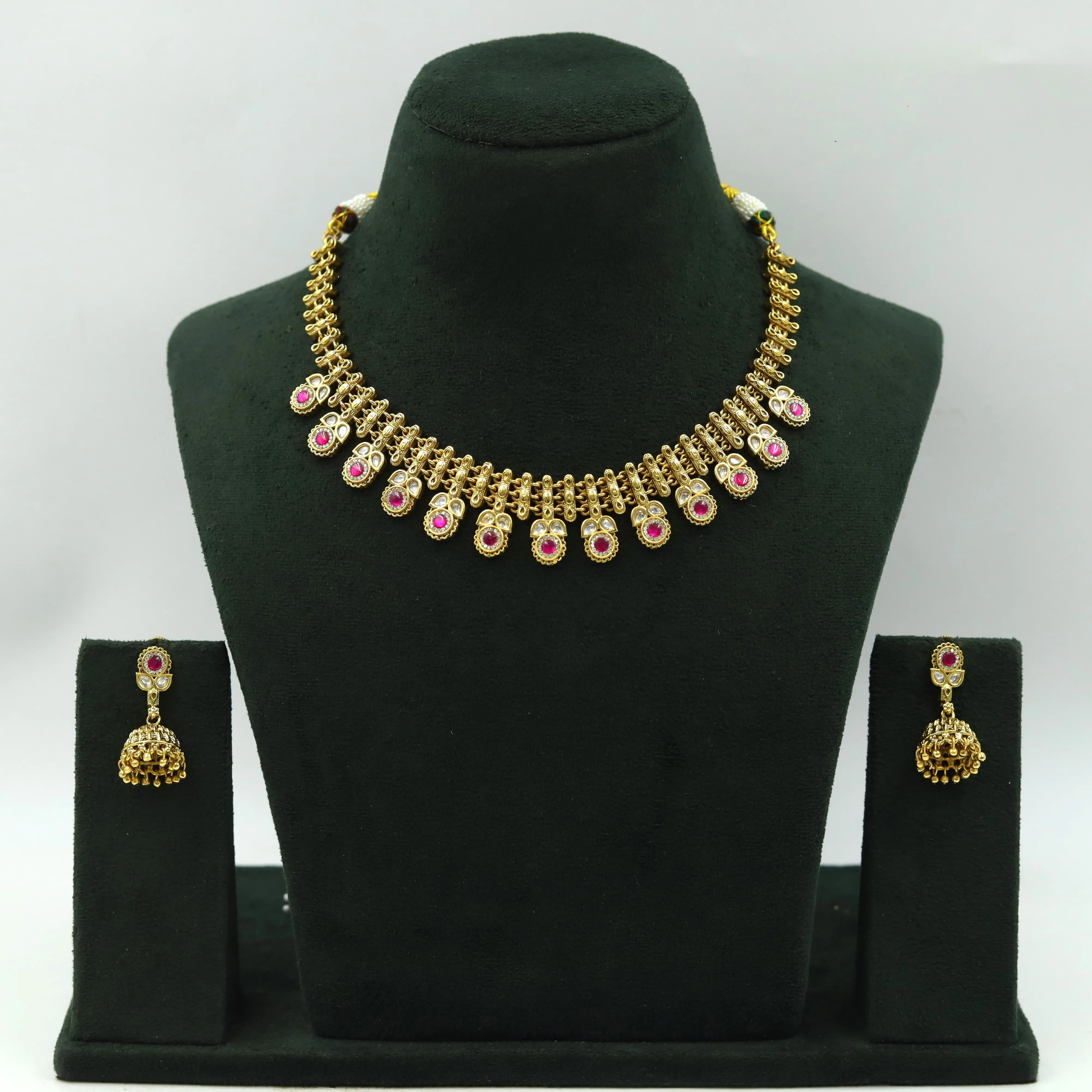 Round Neck Antique Gold Plated Necklace Set 16694-28