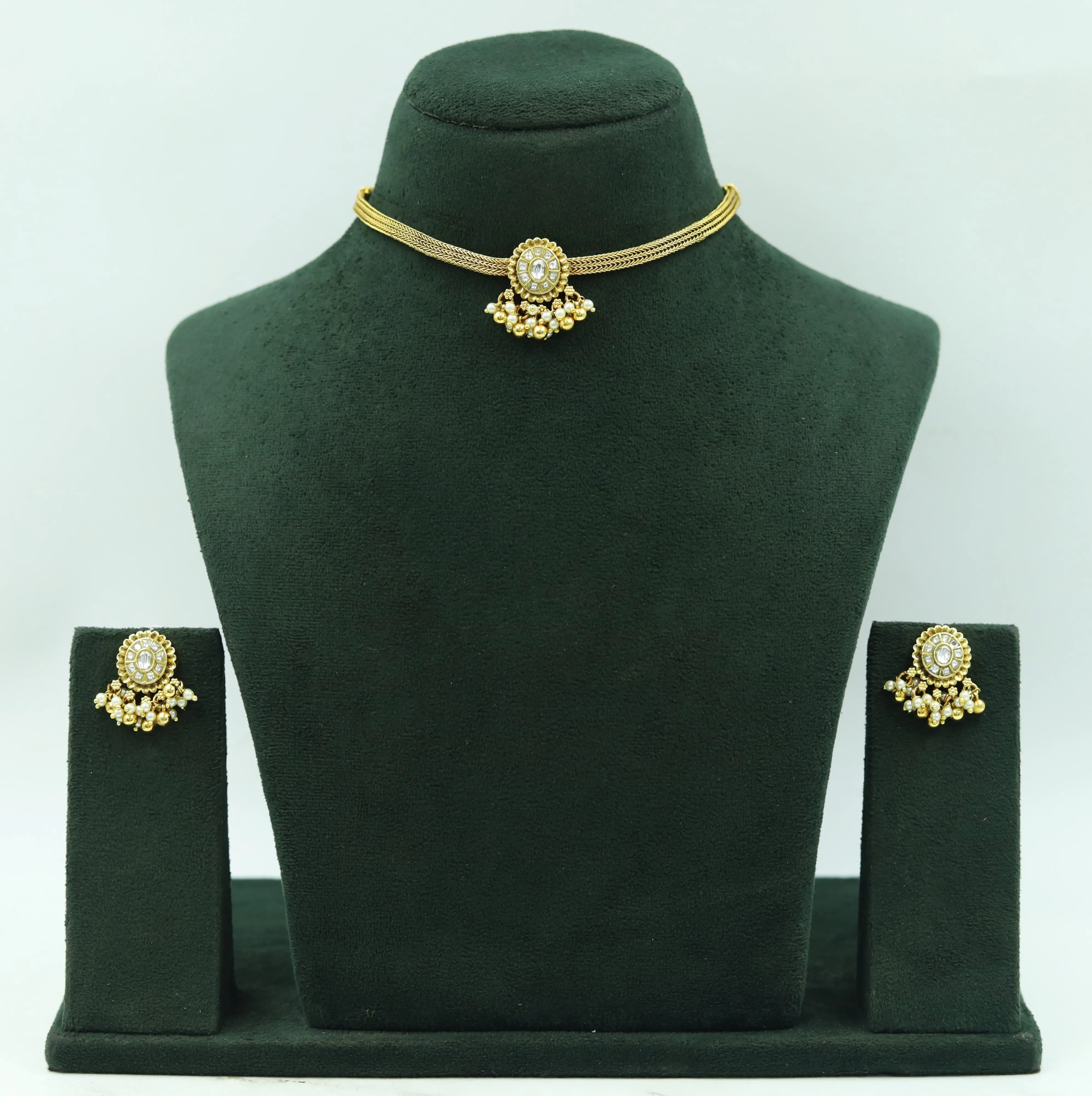 Round Neck Antique Gold Plated Necklace Set 16695-28