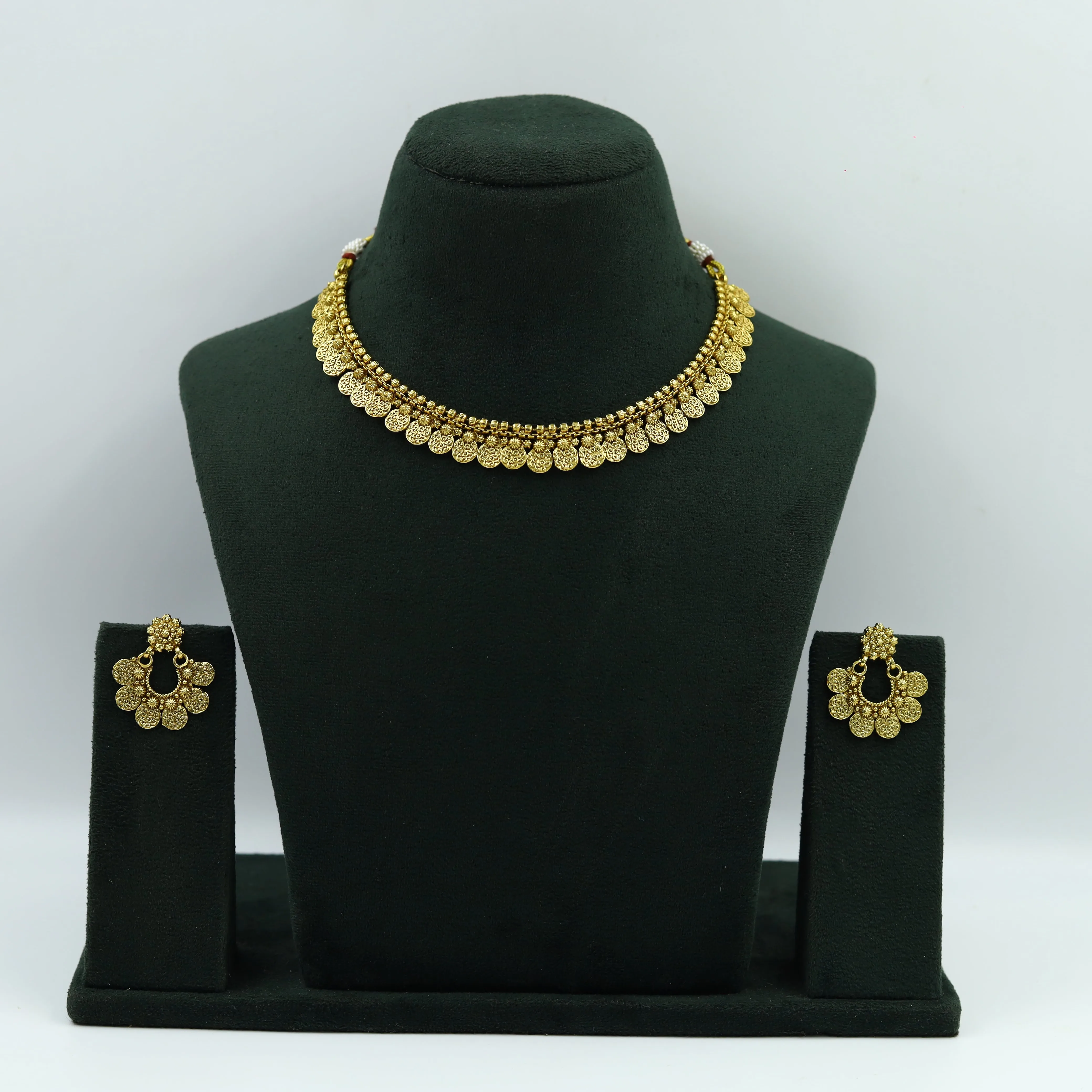 Round Neck Antique Necklace Set 13086-33