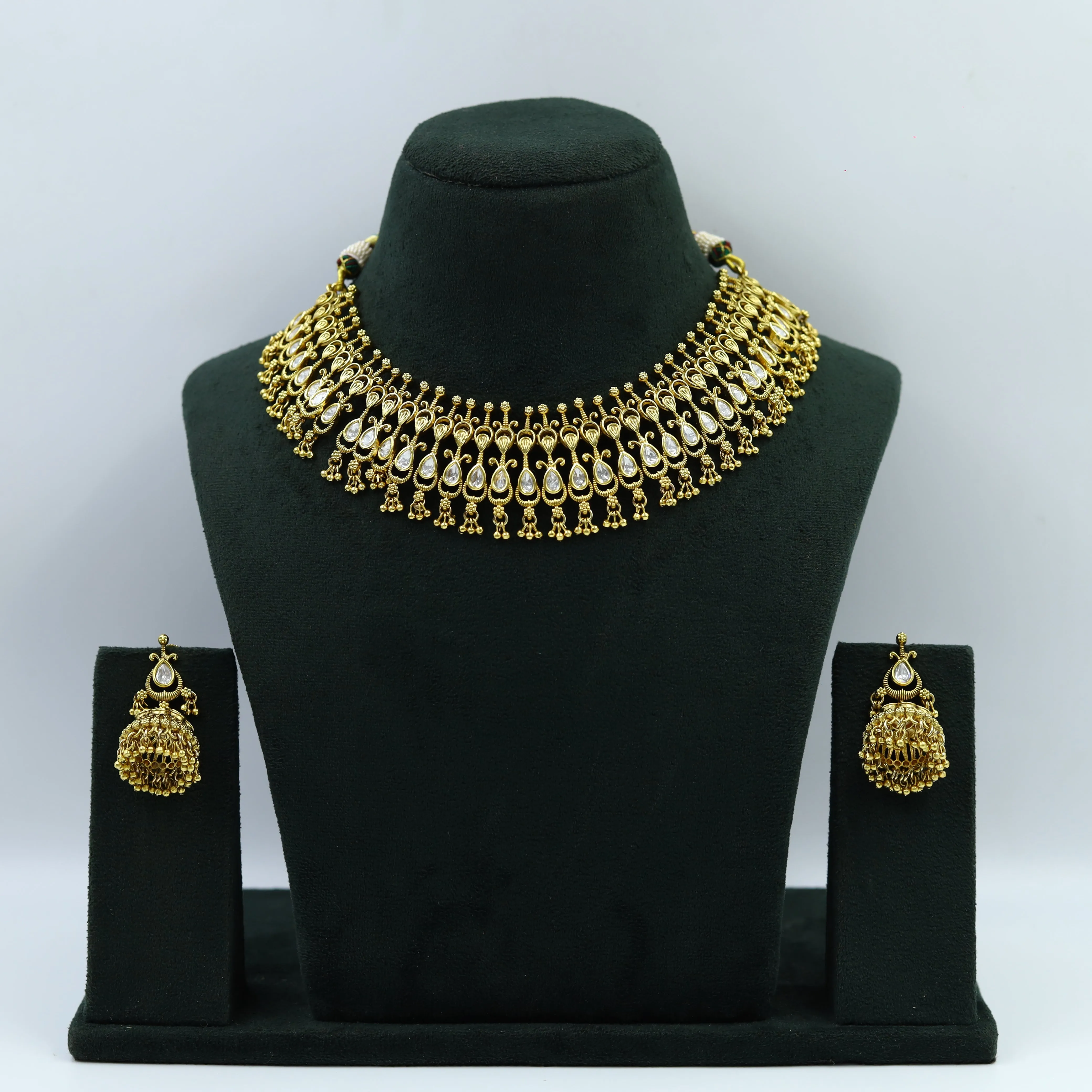 Round Neck Antique Necklace Set 6440-28