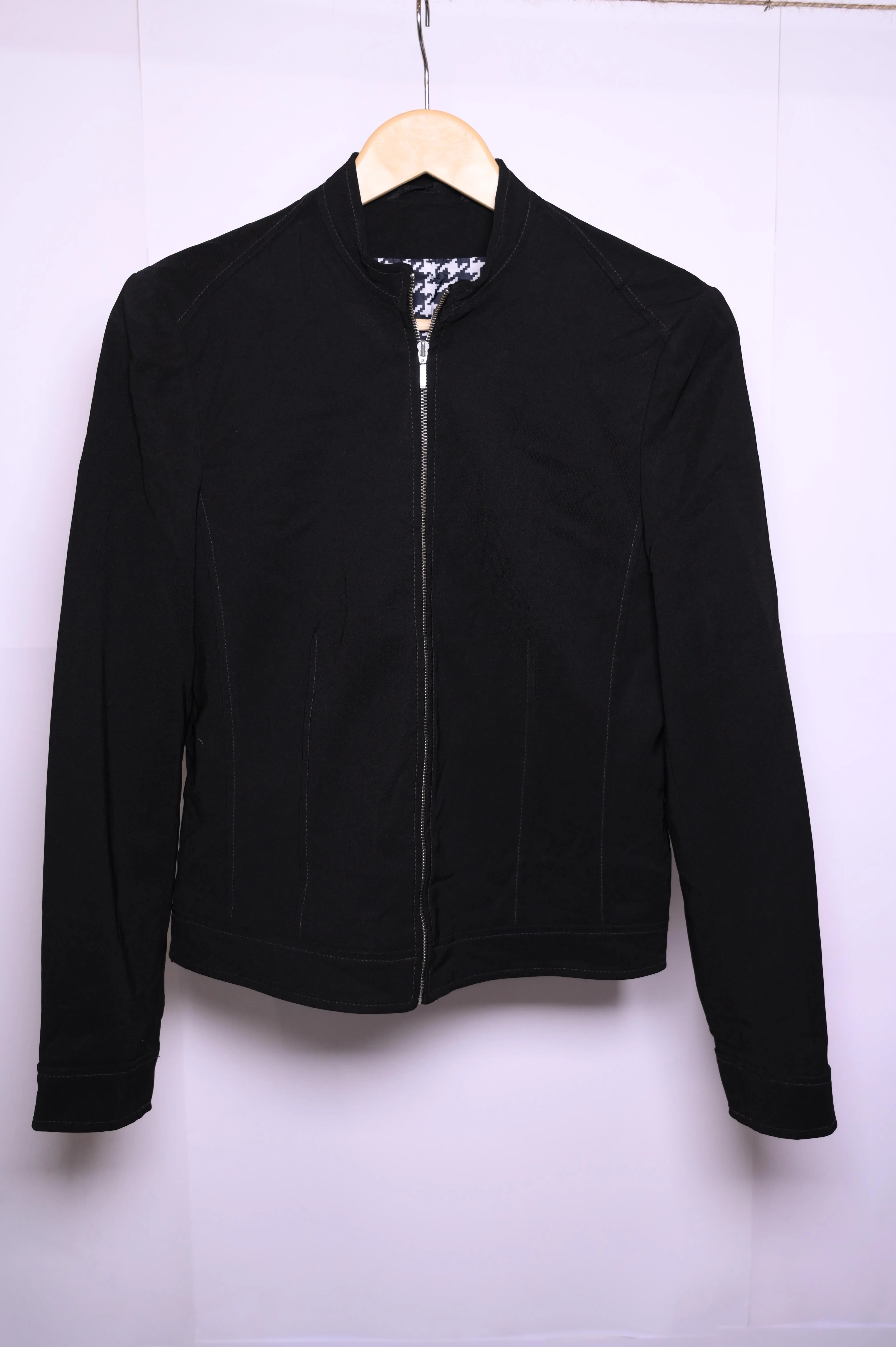 Thriftyfy Black Zipper Jacket – Small
